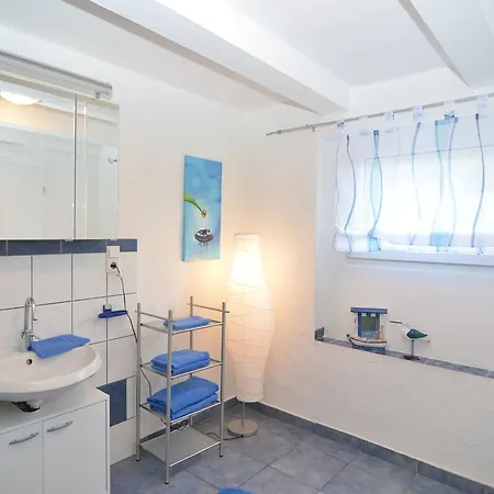 Holiday home Modern In Oberkirchen With Garden Schmallenberg