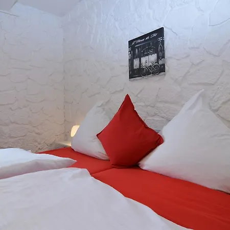 Holiday home Modern In Oberkirchen With Garden Schmallenberg